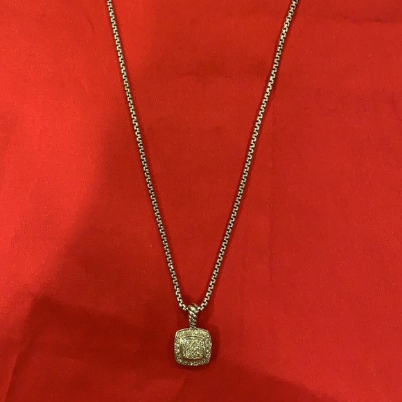 David Yurman Petite Albion Pendant with Diamonds - Picture 4 of 9